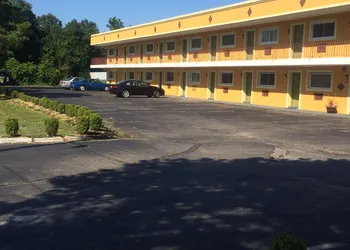 Travel Inn & Suites hotel thumbnail 2