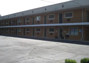 Travel Inn & Suites hotel thumbnail 3