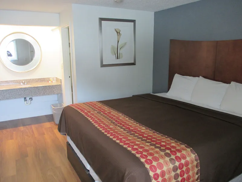 Travel Inn & Suites hotel detail image 6