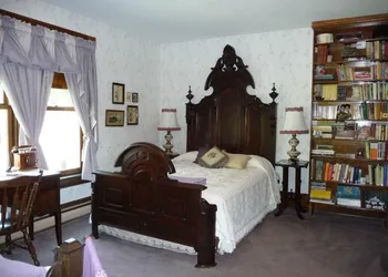 Victorian Loft B & B hotel thumbnail 7