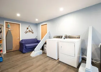 Wanderlust Inn hotel thumbnail 4