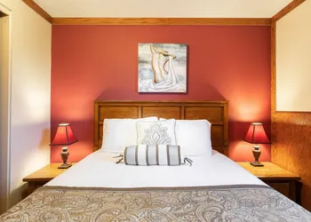 Wanderlust Inn hotel thumbnail 8