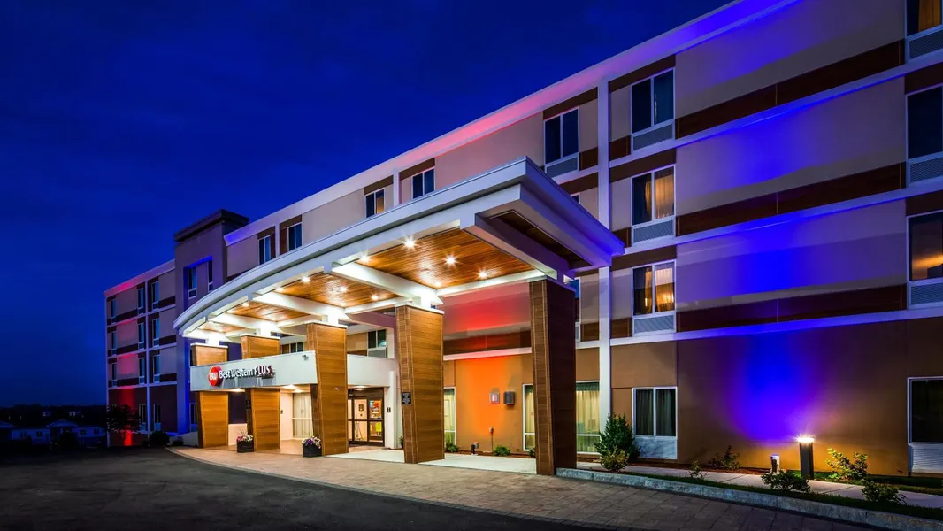 Best Western Plus North Shore Hotel hotel detail image 2