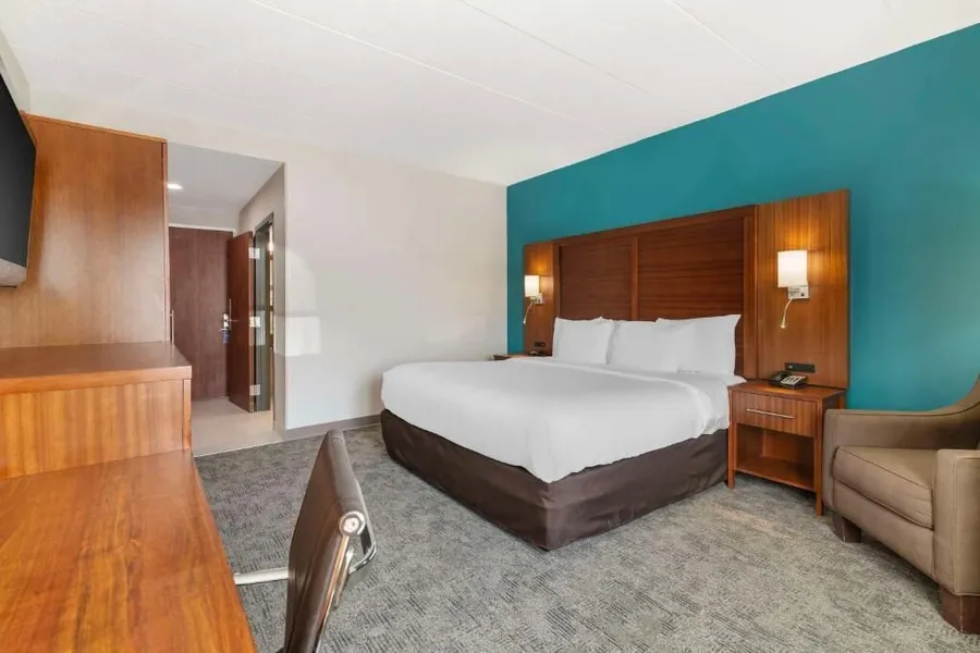 Comfort Inn Manchester Airport hotel detail image 6