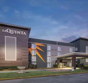 La Quinta Inn & Suites by Wyndham Atlanta Airport South hotel detail image 4