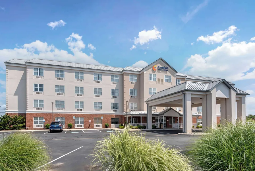 Comfort Inn & Suites Dover near Speedway hotel detail image 2