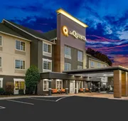 La Quinta Inn & Suites by Wyndham Cookeville hotel detail image 3