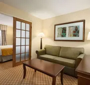 Country Inn & Suites by Radisson, Owatonna, MN hotel detail image 4