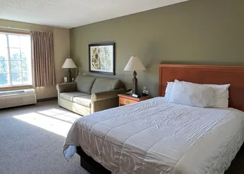 Country Inn Walker hotel thumbnail 6