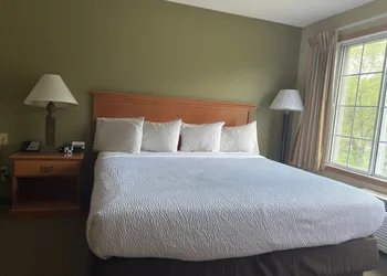 Country Inn Walker hotel thumbnail 7