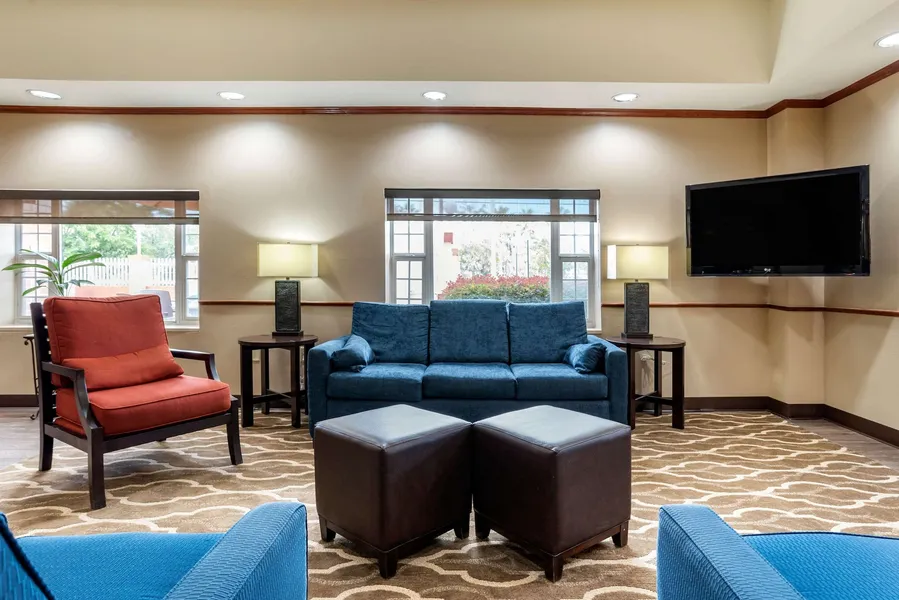 Comfort Suites Jacksonville Airport hotel detail image 2