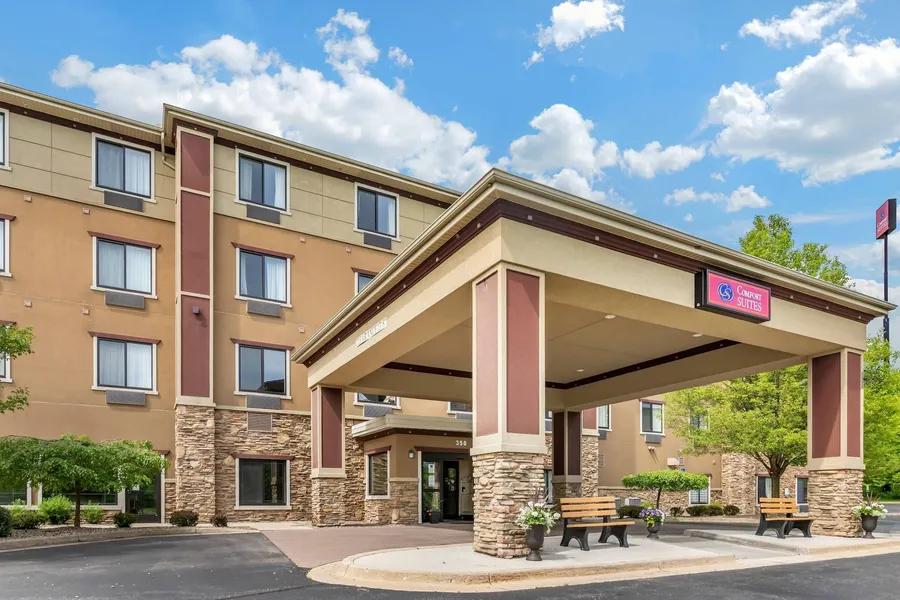 Comfort Suites Grand Rapids North hotel detail image 2
