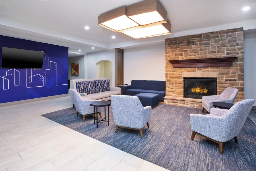 Holiday Inn Express & Suites Milwaukee Nw Park Place by IHG hotel detail image 2
