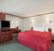 Schenectady Inn & Suites hotel detail image 5