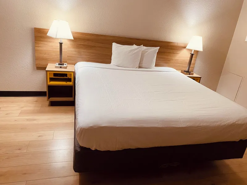Days Inn by Wyndham Amherst OH – Near Cleveland, Cedar Point & Lake Erie hotel detail image 6