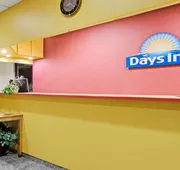 Days Inn by Wyndham Bradenton - Near the Gulf hotel detail image 4