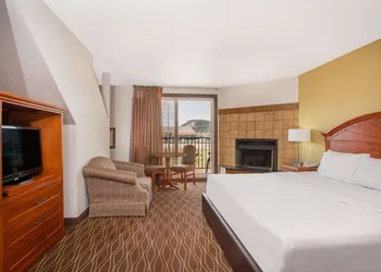 Days Inn by Wyndham Silverthorne hotel thumbnail 7
