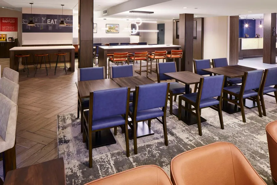Hampton Inn Newark Airport hotel detail image 2