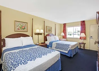 Days Inn by Wyndham Newport News hotel thumbnail 3