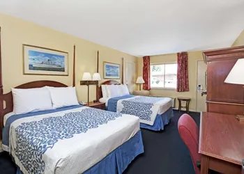 Days Inn by Wyndham Newport News hotel thumbnail 4