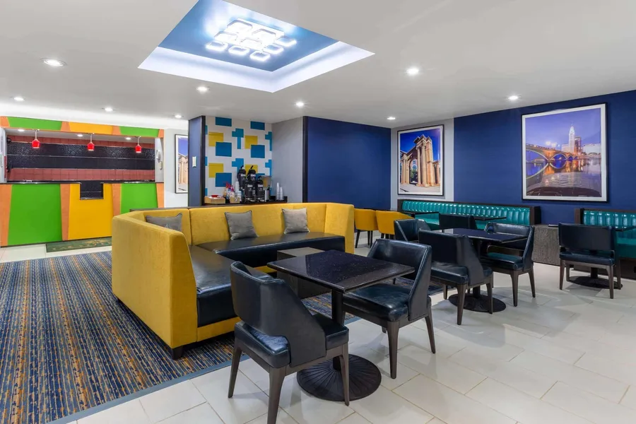 La Quinta Inn & Suites by Wyndham Columbus West - Hilliard hotel detail image 6
