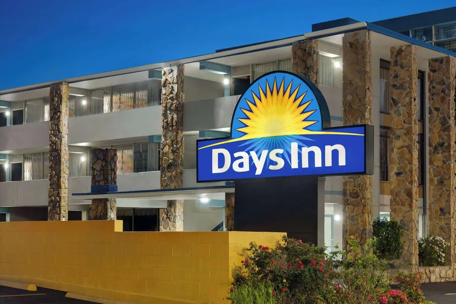 Days Inn by Wyndham Myrtle Beach-Beach Front hotel detail image 2
