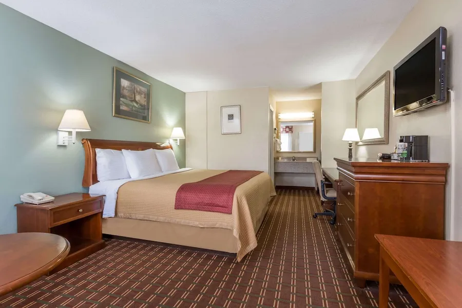 Days Inn by Wyndham Orangeburg hotel detail image 6