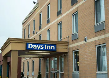 Days Inn by Wyndham Jamaica / JFK Airport hotel thumbnail 2