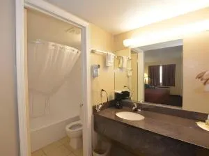 Days Inn by Wyndham Oklahoma City West hotel thumbnail 2