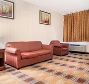 La Quinta Inn & Suites by Wyndham Miamisburg Dayton South hotel detail image 7