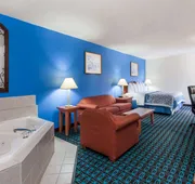 Days Inn & Suites by Wyndham Cambridge hotel detail image 7