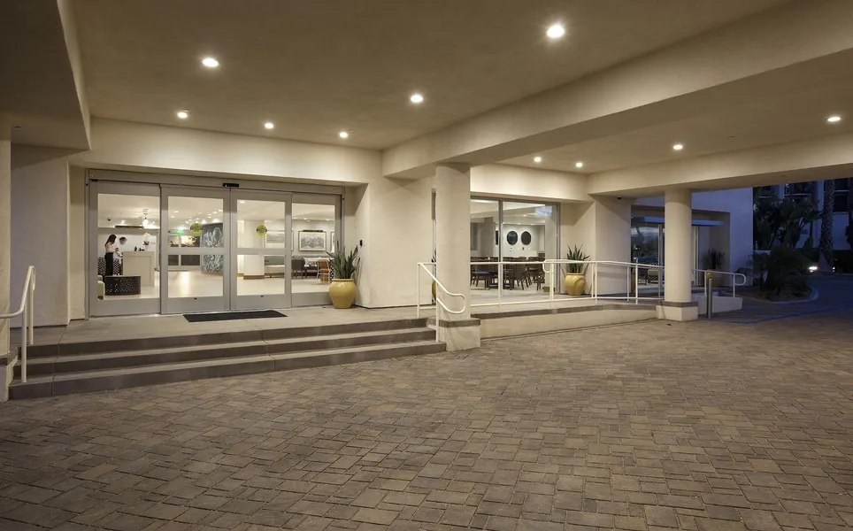 Redondo Beach Hotel, Tapestry Collection by Hilton hotel detail image 6