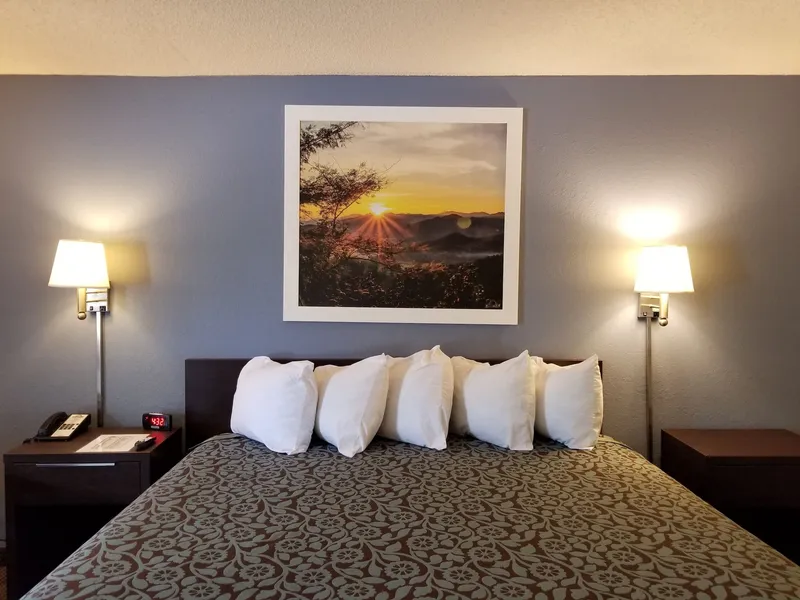 Days Inn by Wyndham Camilla hotel detail image 6
