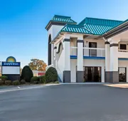 Days Inn by Wyndham Saint Pauls hotel detail image 3