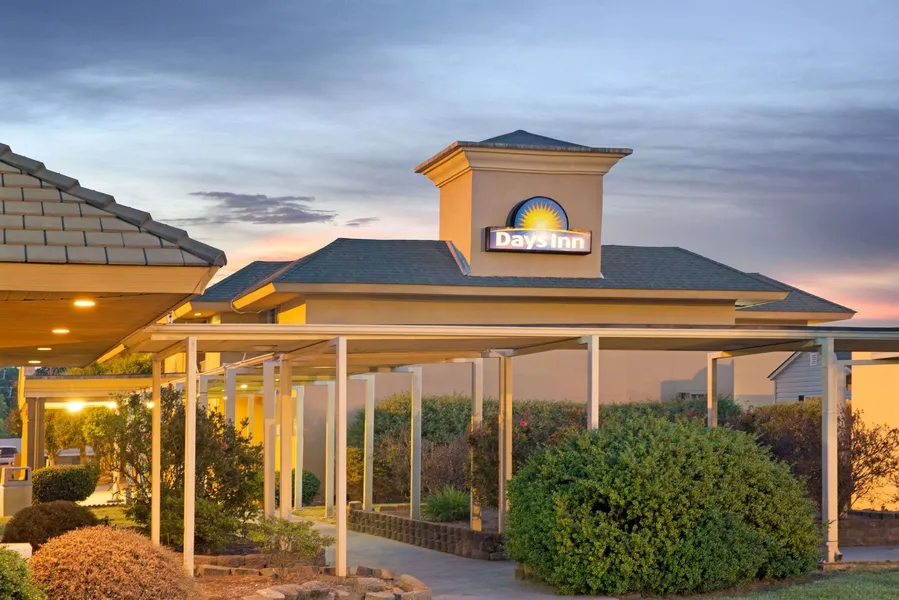 Days Inn by Wyndham Charlotte/Woodlawn Near Carowinds hotel detail image 2
