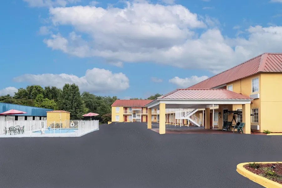 Days Inn by Wyndham Barnwell hotel detail image 2