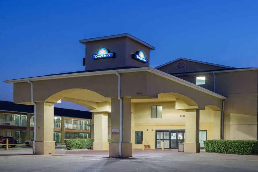 Days Inn by Wyndham Dallas Garland West hotel detail image 2