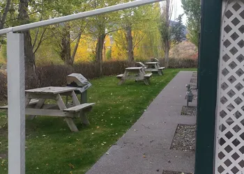 Lakeside Motel hotel thumbnail 3