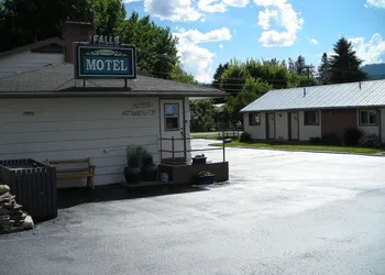 Falls Motel hotel thumbnail 3