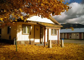 Falls Motel hotel thumbnail 7