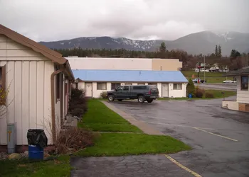 Falls Motel hotel thumbnail 8