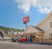 Econo Lodge Inn & Suites Gatlinburg at the Convention Center hotel detail image 3