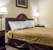 Econo Lodge Inn & Suites North Syracuse Airport hotel detail image 7
