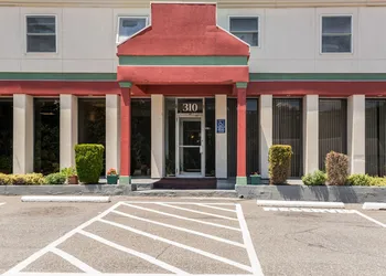 Econo Lodge Near Stewart Inter hotel thumbnail 2