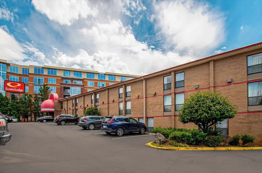 Econo Lodge Metro hotel detail image 2