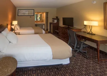 Colonnade Inn hotel thumbnail 6