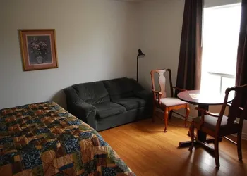 Motel du Vieux Pont hotel thumbnail 4
