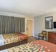 Econo Lodge Inn & Suites Yreka hotel detail image 4