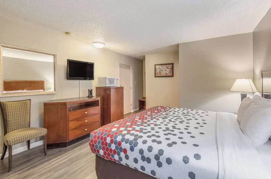 Econo Lodge Inn & Suites Yreka hotel detail image 6