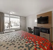 Econo Lodge And Suites Bricktown hotel detail image 7